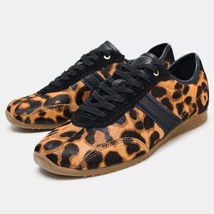NWT ANIMAL ORINT LEATHER SNEAKERS. Size 7.5
